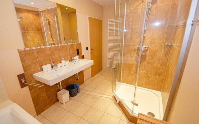 Finest Post Residence Apartments 7B Near ski Lift