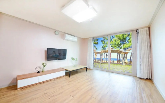 Gyeongju Oceanville Pension