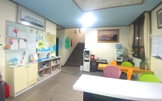 Kodakkodak Guest House - Hostel