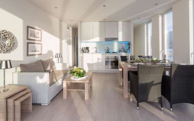 Houseboat Possibility 7