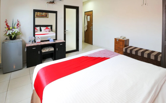 OYO 734 Tuban Torres Accomodation