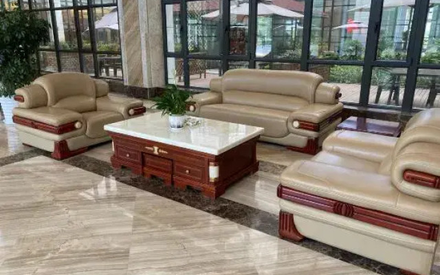 Zhaotong Development Building Hotel