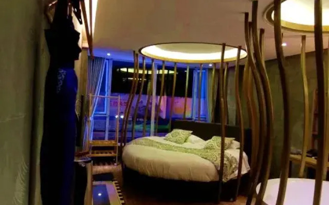 Huangshan Qingtan Peak No. 6 Theme Bed and Breakfast