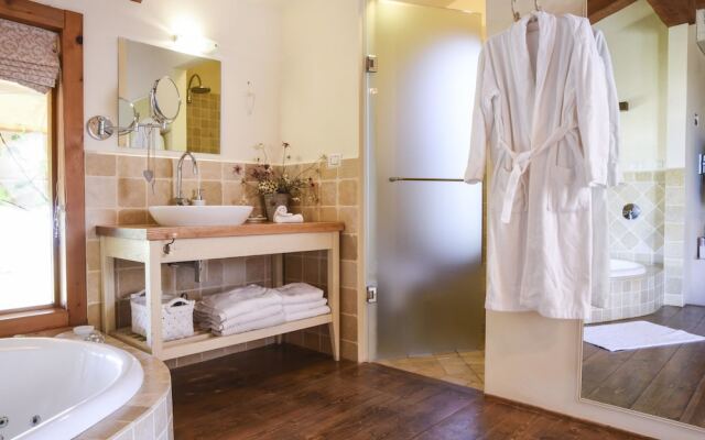 The White Cabins - Chateau Provence - Adults Only
