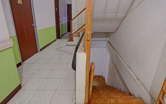 SPOT ON 92985 Mitra HomestayNearTempat Makan Pagi Sore Nohil