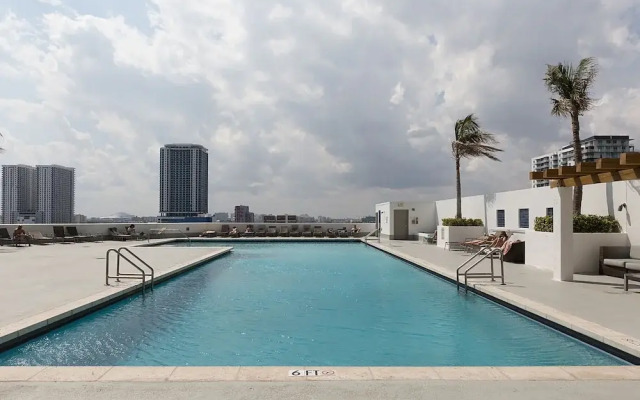 Opera Tower By Suarez Vacation Rentals