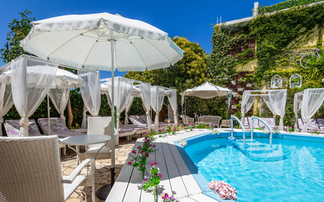 V.A. Boutique Apartments and Suites