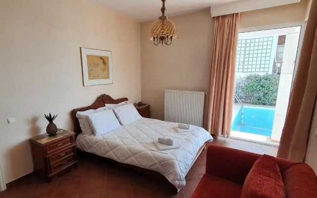Athenian Luxury Villa in Glyfada