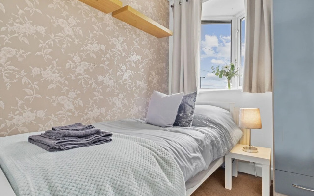 4 Bedroom House located near BHX & NEC