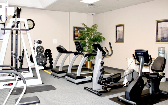 Marco LaGuardia Hotel & Suites