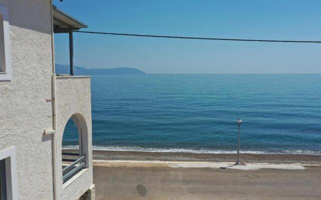 Beachfront House Agia Pelagia Kythira