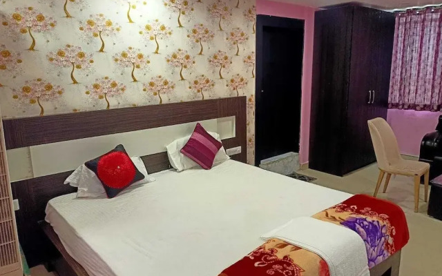 Raj Mahal Rooms & Banquet Hall