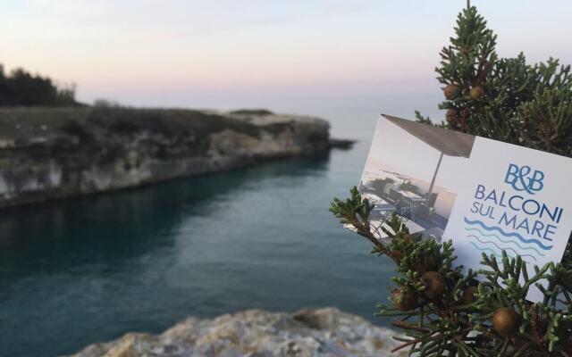 Balconies Overlooking the sea Deluxe Room With Whirlpool