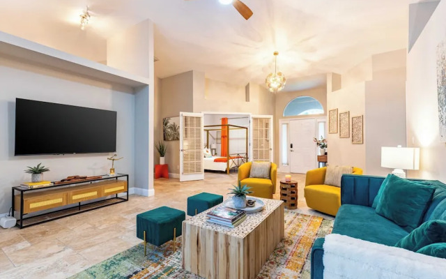 Private Pool, Firepit, Game Room Mins to Beaches + Community Amenities Casa Solara by Avantstay