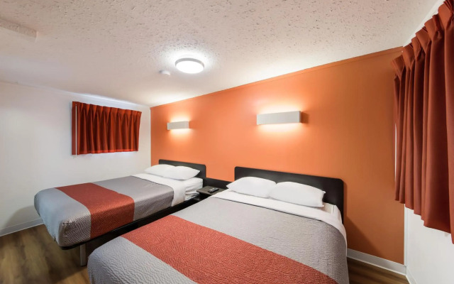 Motel 6 Cranbrook, BC