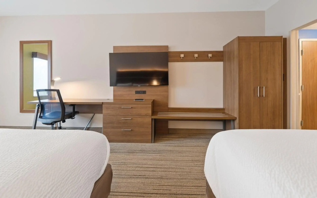 Holiday Inn Express & Suites Macon North by IHG