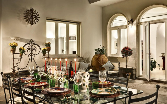 La Casa Bianca Pool And Garden