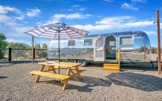 Vintage Airstream Near The Catalina Mountains 1 Bedroom Residence by Redawning