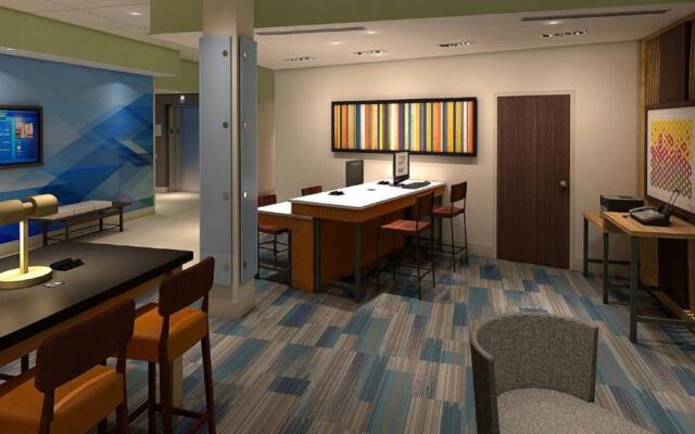 Holiday Inn Express Fullerton - Anaheim by IHG