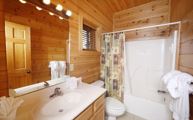 Mountain Sunrise - Five Bedroom Cabin