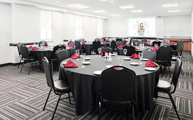 DoubleTree by Hilton Ottawa Downtown