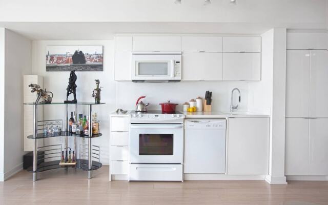 Luxury Open-concept & Lake View