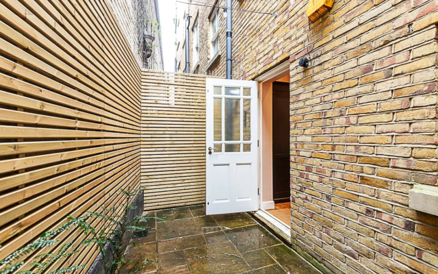 Paradise Row Townhouse