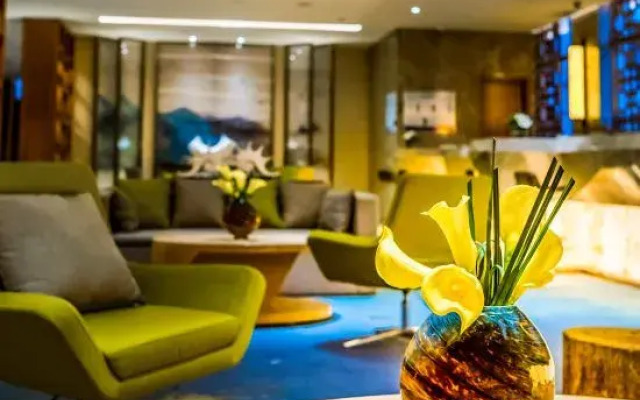 Fisher Island Holiday Hotel