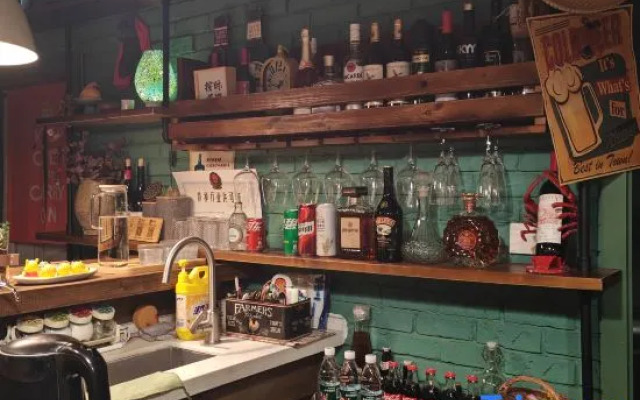 Dacheng Xiaoyuan Hostel (Zhengzhou High-speed Railway East Station MixC Store)