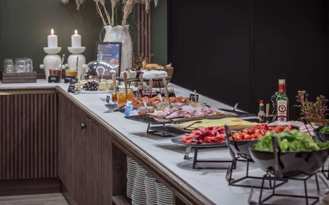 Radisson Blu Royal Garden Hotel