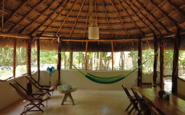 Room in Lodge - Unique Jungle Dome 2 Queen Beds