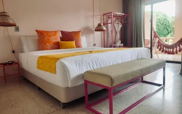 Del Tropico Hotel