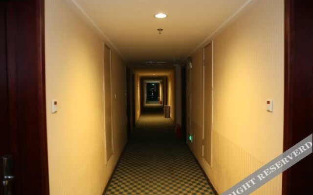 Yuerong Holiday Hotel