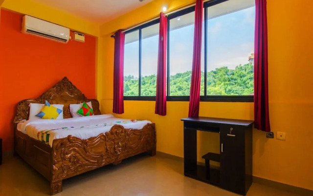 OYO Home 18351 Luxurious Stay