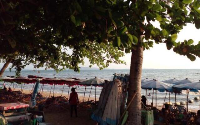 Jomtien Beach Studio Fl11