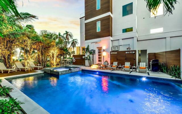 The Upper Deck in Siesta Key