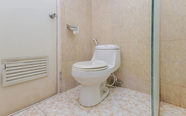 RedDoorz near Gubeng Station