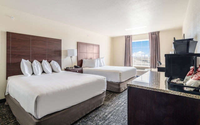 Cobblestone Hotel & Suites - Newport