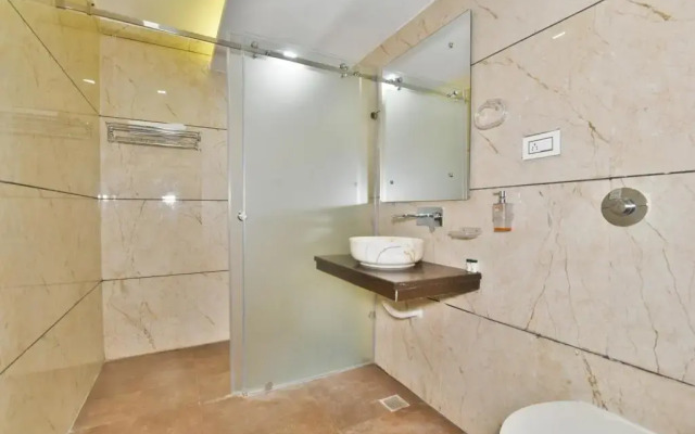 Hotel Sallow International