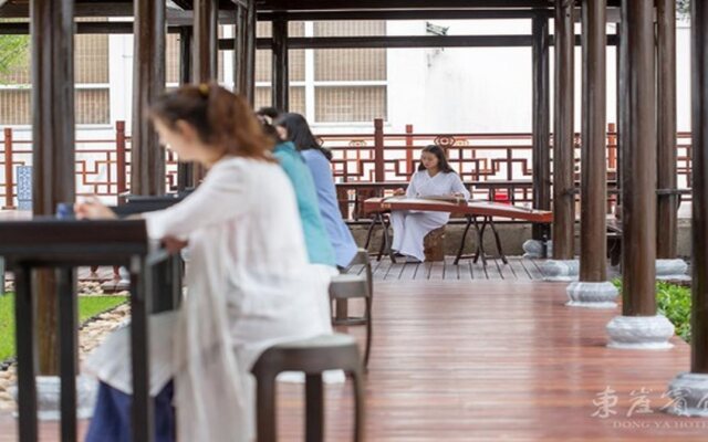 Jiuhua Mountain Dongya Hotel