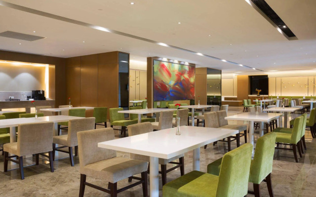 Holiday Inn Express Shanghai New Jinqiao by IHG