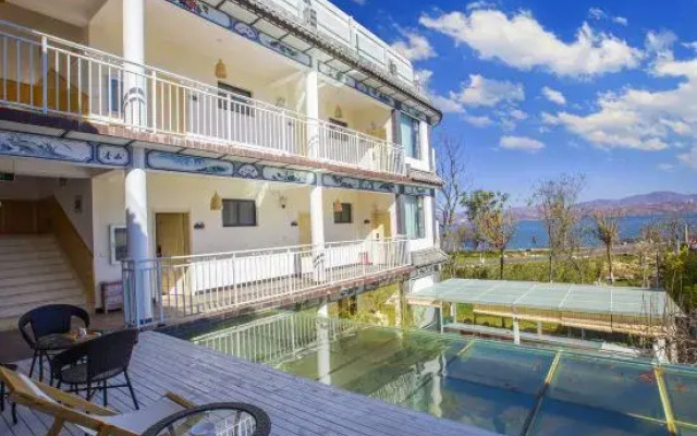Donglibanhaiju Hotel