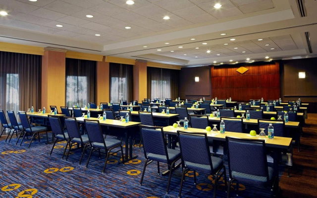 Courtyard by Marriott Los Angeles LAX/Century Boulevard