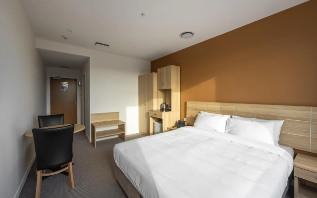 Manha Hotel Auckland Airport – Guest Rooms – Mangere