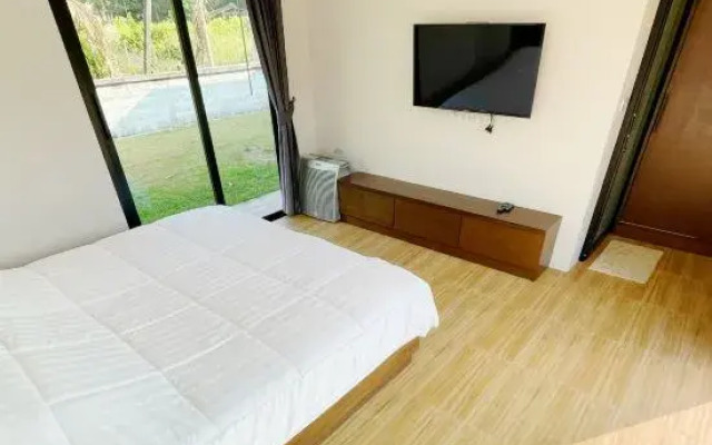 Spacious Private Villa Modern Style Near Beach