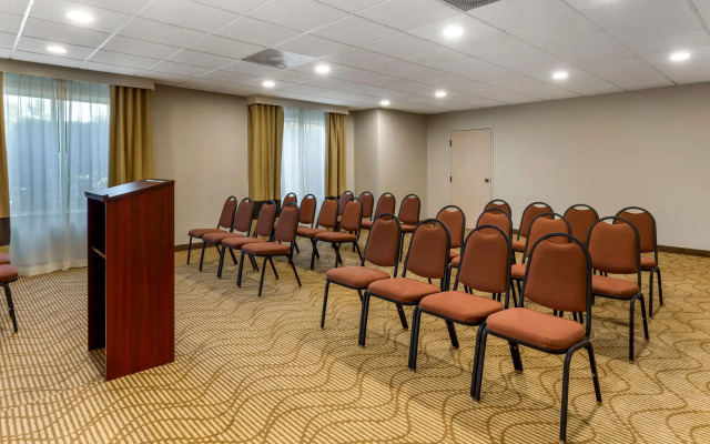 Comfort Suites Raleigh Walnut Creek