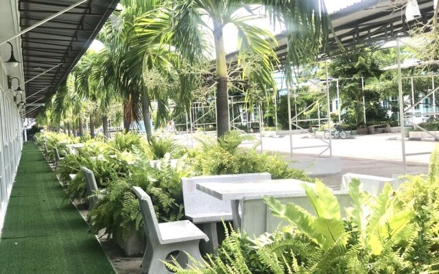 Marshal Resort