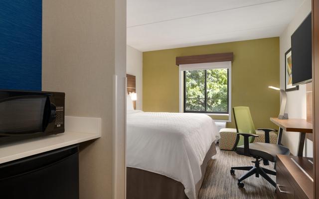 Holiday Inn Express Plattsburgh, an IHG Hotel