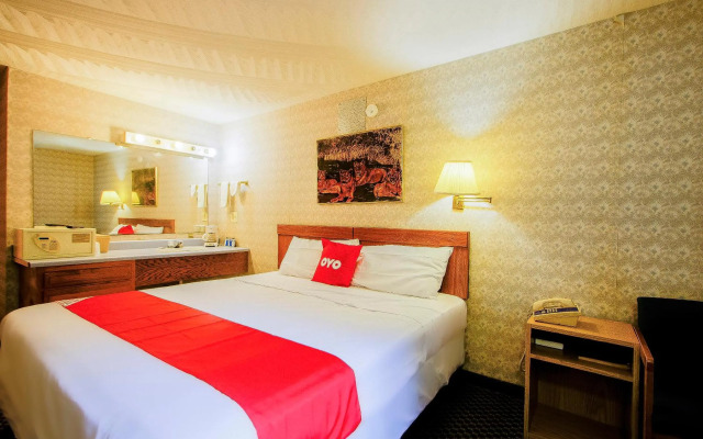 OYO Hotel Chapmanville Inn, WV - Hwy 119