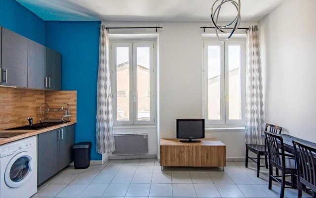 Modern flat near Parc du 26ème Centenaire